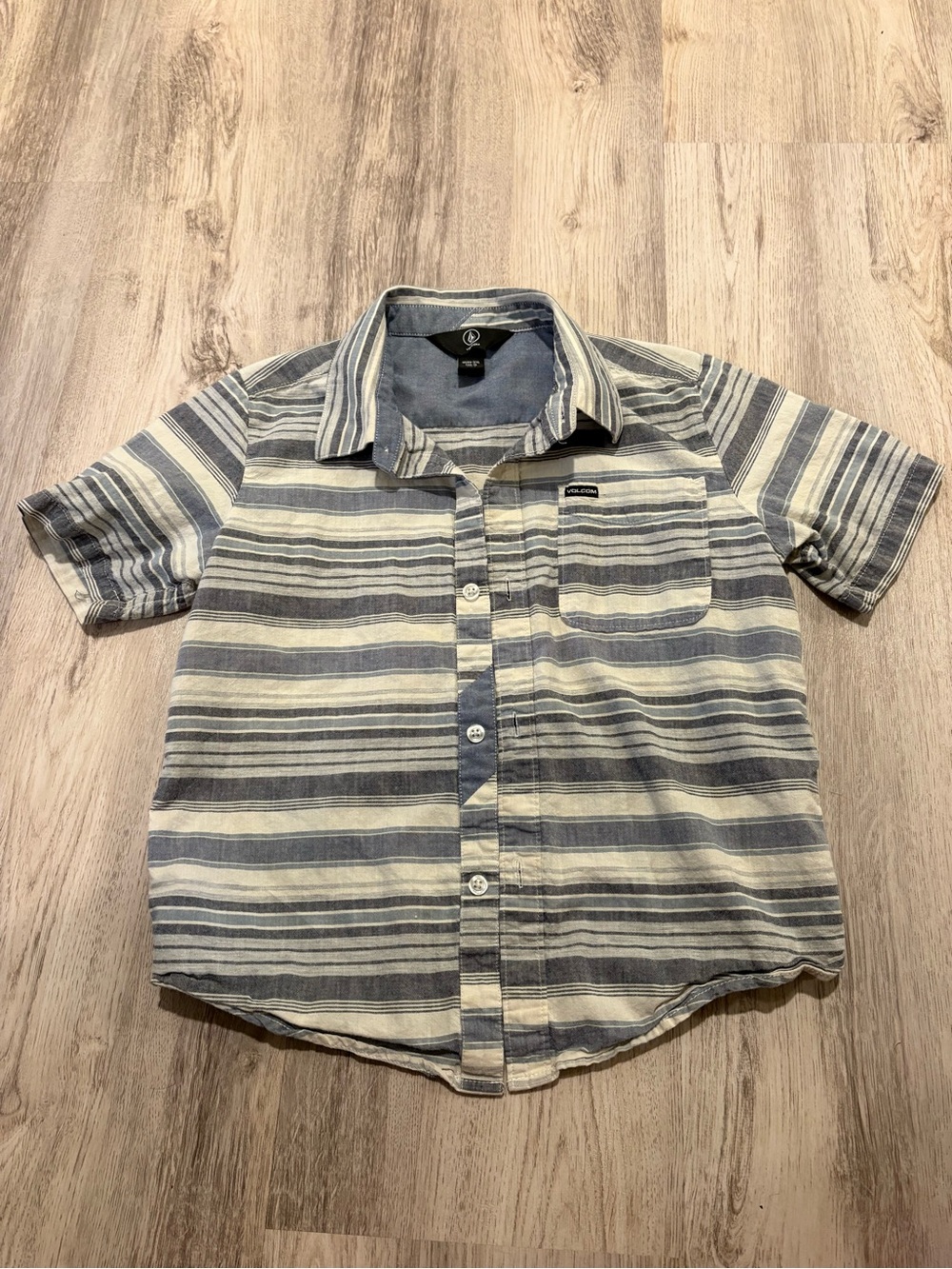 Boys Volcom button up